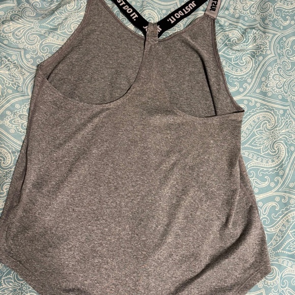 Nike Dri-Fit sports tank top - Picture 3 of 5